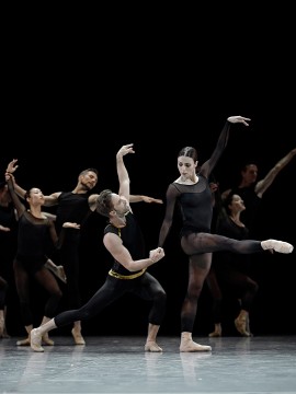 es Grands Ballets' dancers onstage