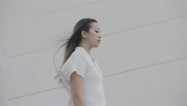 La danseuse Esabelle Chen dans la vidéo Les Échardes