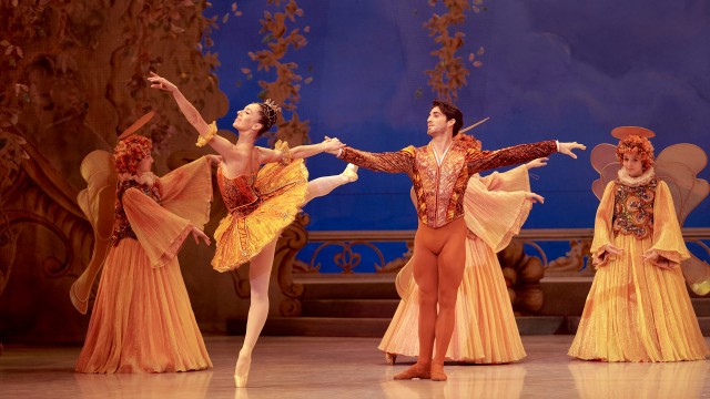 Dancers Rachele Buriassi and Esnel Ramos in Les Grands Ballets Canadiens' The Nutcracker